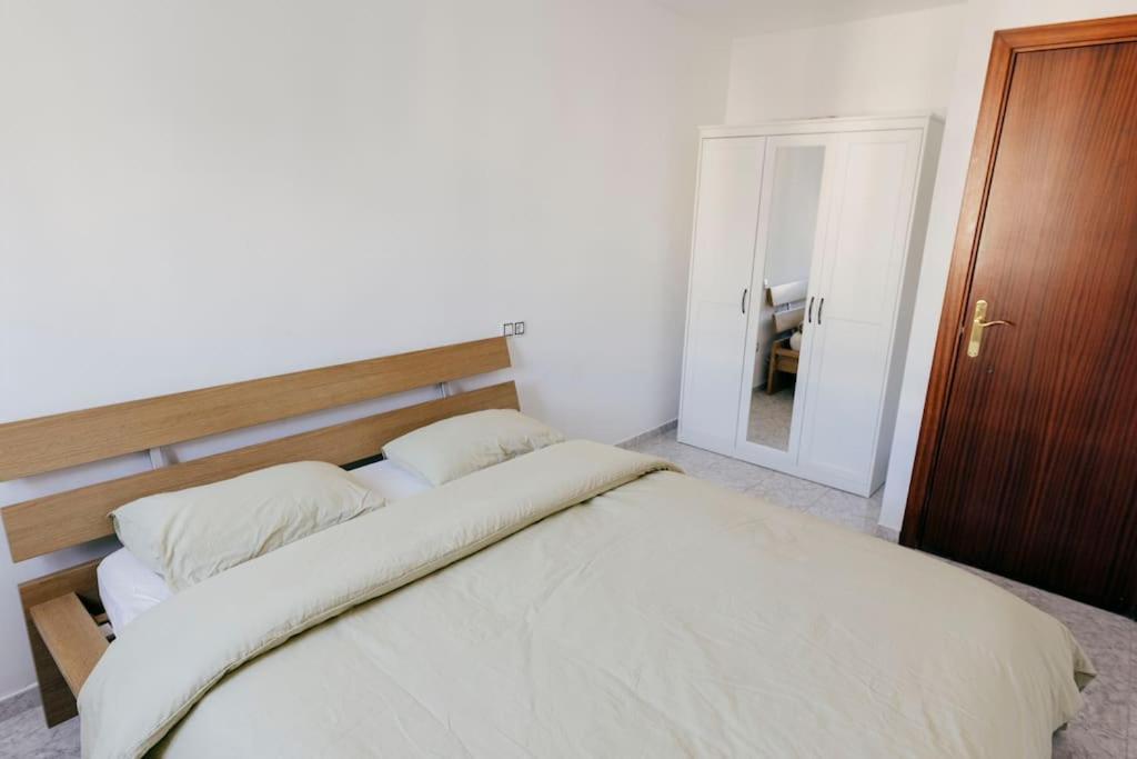 Appartamento 2 Bedroom Terrace & Pool *